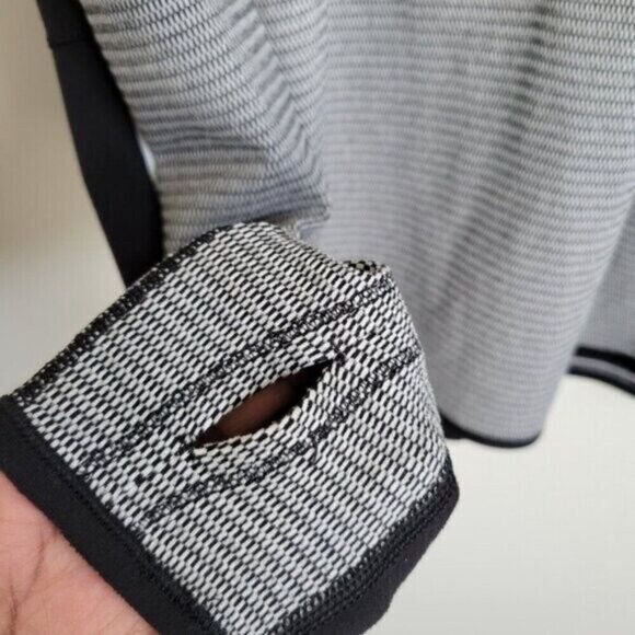 Lululemon Athletica Reversible Long Sleeve Top Black White Stripe Size 8 - Picture 9 of 12